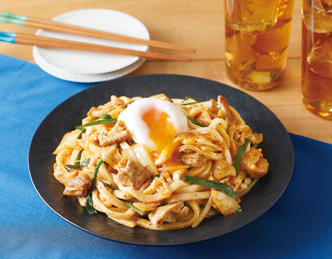 ピリ辛コク旨　ホルモン焼きうどん